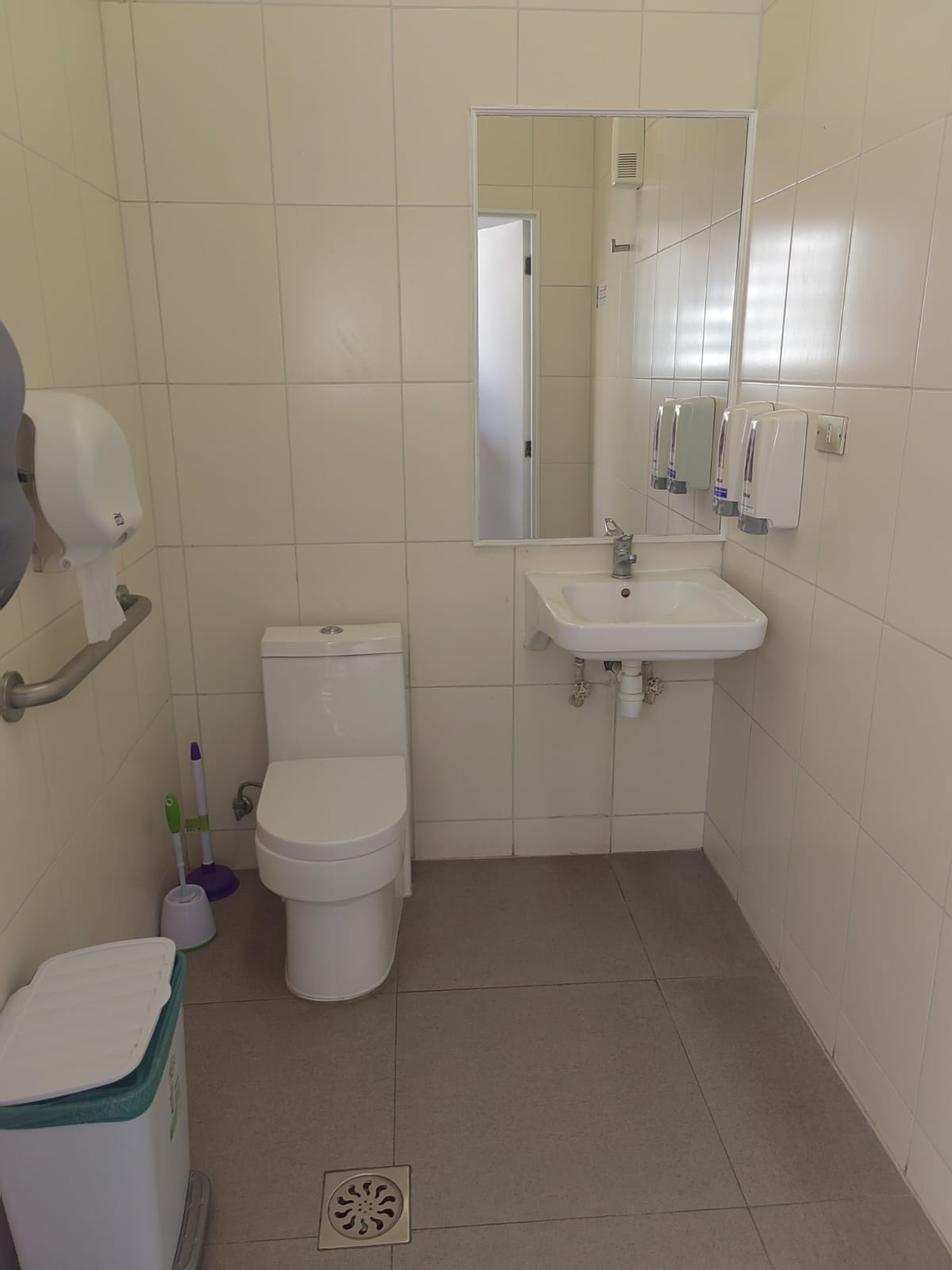 Baño accesible CDC Iquique